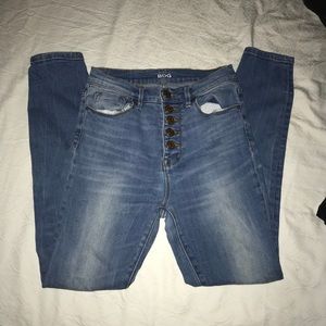 URBAN OUTFITTERS Highwaised Button Up Skinny Jeans